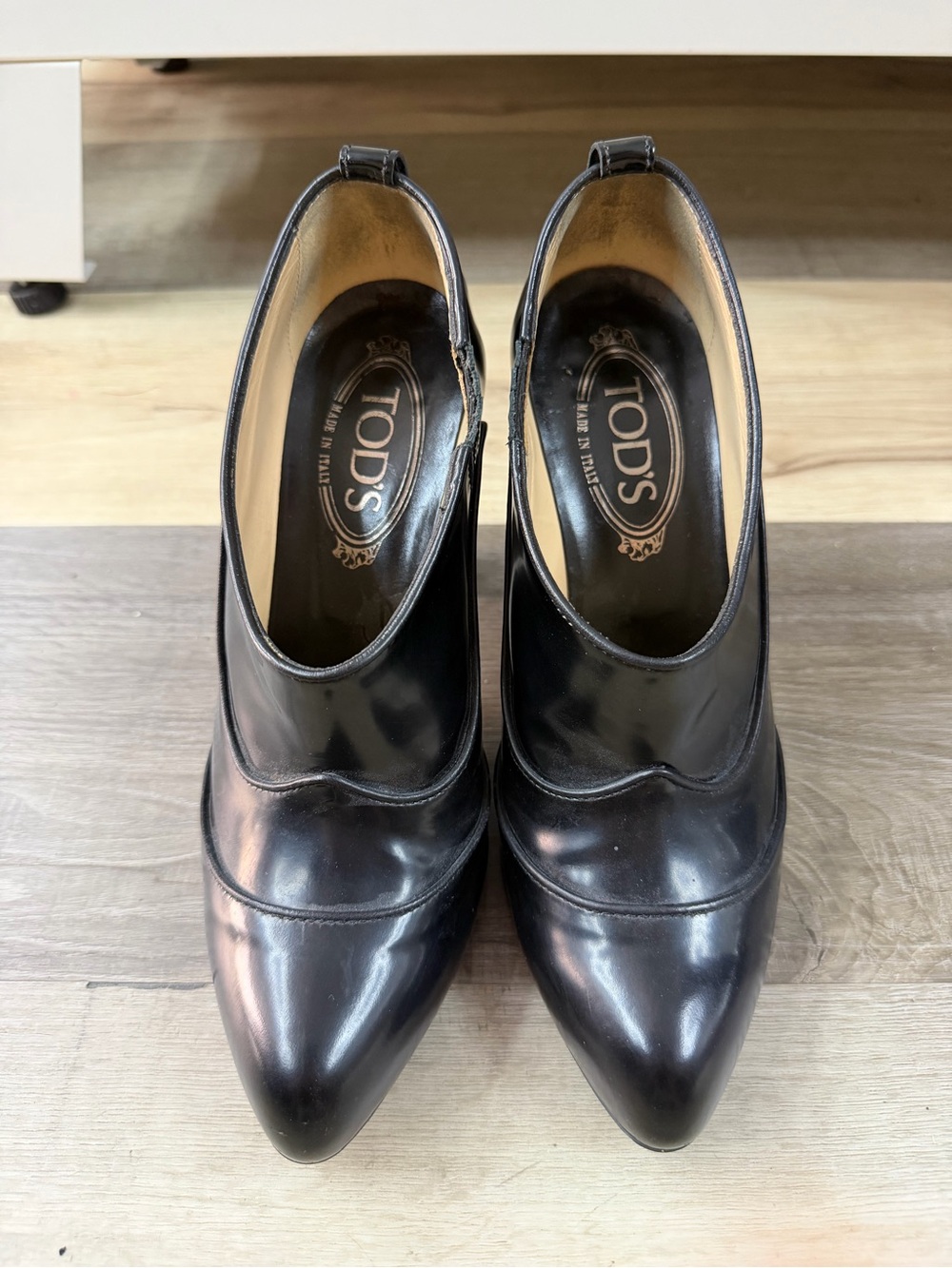 TOD'S Women's Black Leather Pointed-Toe Pumps ankle boots